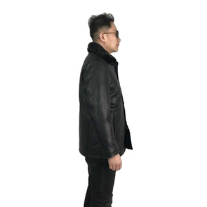 Veste noire avec logo personnalisé en cuir confortable fabriquée par Stitchmode Veste en cuir 2025 de haute qualité pour hommes - Product Image 5