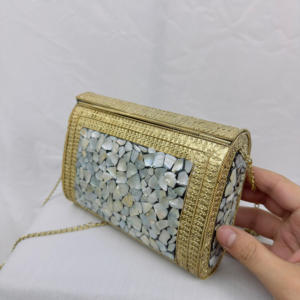 Bolso de Mano Tipo Clutch de Aluminio Chapado en Oro, Estilo Vintage, Mosaico Antiguo, Hecho a Mano, Pulido, con Piedras Decorativas, Moderno y Elegante - Product Image 3