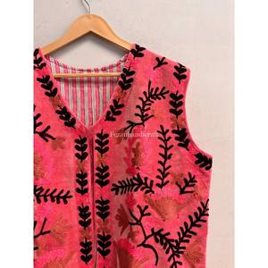 Chaleco de terciopelo al por mayor con bordado floral Suzani, hecho a mano, corto, para mujer, chaqueta de invierno - Product Image 2