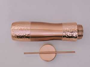 Bouteille d'eau marocaine en laiton faite à la main – Bouteille écologique non toxique et durable – Cadeau et décoration d'intérieur en cuivre pur - Product Image 3