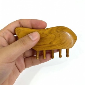 Masseur facial Gua Sha en bois rustique écologique avec artisanat en bois d'acacia massif pour la relaxation musculaire - Cadeau du Nouvel An - Product Image 6