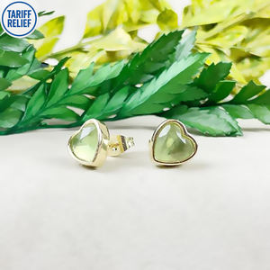 Pendientes de tuerca de fluorita verde en forma de corazón de 9 mm con bisel chapado en oro y plata de ley 925, joyería al por mayor - Product Image 5