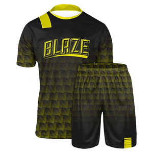 Ensemble de maillots de sport pour hommes – T-shirt et short athlétiques respirants et à séchage rapide, tenue d'entraînement deux pièces, logo personnalisé - Product Image 1