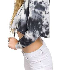 เสื้อฮู้ดครอปผู้หญิงสีดำขาวลายมัดย้อม แขนยาว สไตล์ลำลอง - Product Image 3