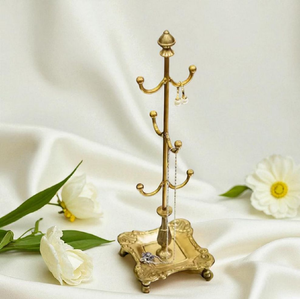 Vintage branch-style jewellery <b>stand</b> with red <b>birds</b> and leaf accents on a round wooden base, available at wholesale prices. - Product Image 5