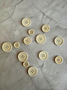 High Quality Custom Round 4-Hole Buffalo Horn Animal Style Durable <b>Handmade</b> Sewing Buttons for <b>Clothes</b> Shirt Suit buffalo bone - Product Image 3