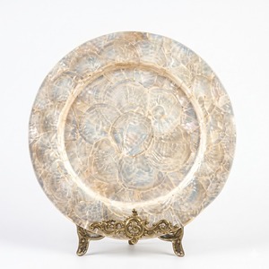 จานรองแก้วมุกเปลือกหอยทรงกลมขนาด 13 นิ้ว งานฝีมือประดับเปลือกคาปิซ สำหรับตกแต่งโต๊ะงานแต่งงานและโต๊ะอาหาร - Product Image 4