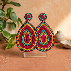 Pendientes de novia bordados hechos a mano, anillo de cuentas de estilo bohemio, Pendientes colgantes de letras nupciales - Product Image 1