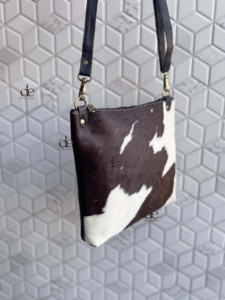 กระเป๋าหนังวัวแท้ทำจากขนสัตว์กระเป๋าสะพายข้างสำหรับผู้หญิงงานแฮนด์เมดสไตล์ตะวันตกดีไซน์ใหม่ - Product Image 2