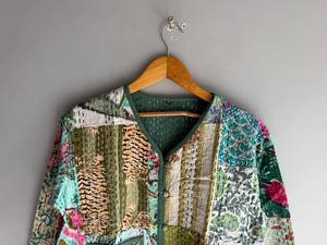 Chaqueta de Seda Acolchada con Estampado Floral Bohemio, Cuello en V, Manga Larga, Prenda Exterior Informal con Cierre de Botones, Diseño de Bolsillos Vintage, Regalo para Ella - Product Image 4