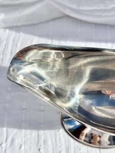 Modern Metal Gravy Boat with Handle for <b>Sauce</b> Serving - Product Image 2