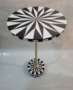 Table à manger en résine époxy, plateau rond fait main, style rivière, décoration personnalisée bleue, mobilier de maison, bord océanique en noyer - Product Image 6