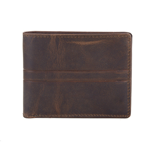 Fabriqué en cuir véritable de qualité supérieure, ce portefeuille raffiné à deux volets présente un design gaufré distinctif qui ajoute de la profondeur. - Product Image 2