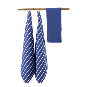 Serviettes de cuisine rayées bleues, tissées, rectangulaires, douces et lavables, fabriquées en coton 100% certifié GOTS, design de qualité pour un usage domestique - Product Image 1