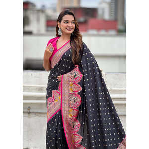 Écharpe châle traditionnelle indienne en soie Darbari noire de jade tissée avec des fils Zari, de la collection Elite Weaves - Product Image 2