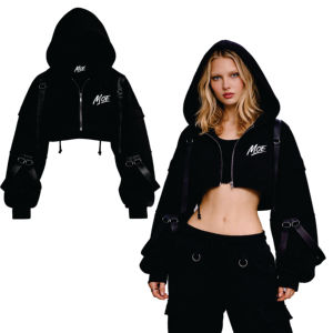 Sudadera corta con capucha de moda para mujer, estilo techwear, negra, con cremallera, detalles de tiras, top streetwear, proveedor OEM, EE. UU. - Product Image 3
