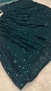Lehenga en georgette avec broderies de sequins, style designer, pour occasions spéciales, accompagné d'un chemisier et d'un dupatta - Product Image 6