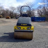 Rouleau compresseur routier Bomag BW138AD-5 d'occasion 2024 à vendre, compacteur d'asphalte vibrant à double tambour, 4-5 tonnes.