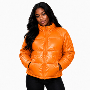 Veste matelassée réversible unisexe Cosh International Premium Winter Custom, coupe courte et ample, à capuche, fermeture éclair, en polyester - Product Image 3