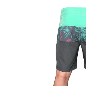 Shorts décontractés pour hommes, fabriqués sur mesure, avec votre propre logo, confortables et tendance. - Product Image 4