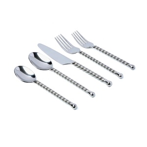 Set di posate da tavola in acciaio inox argento lucido a spirale disegno attorcigliato manico fatto a mano Design unico e diverso - Product Image 1