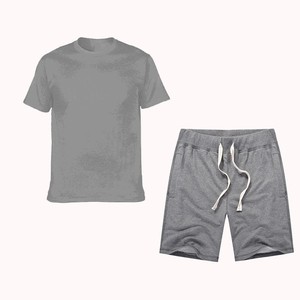 Conjunto de camiseta y pantalones cortos casuales de verano para hombre, color naranja, cuello redondo, tejido de punto, color sólido, cómodo de usar. - Product Image 6