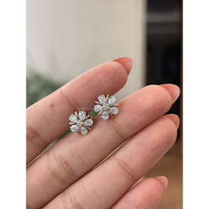 Pendientes de tuerca de lujo con diseño floral y diamantes de laboratorio en forma de pera de 0.95 ct, engaste de oro de 14K con diseño de estrella, regalo fino para bodas y fiestas. - Product Image 5