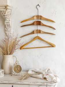 ไม้แขวนเสื้อไม้เนื้อแข็ง KH-7304 จาก Khadim Handicrafts ไม้แขวนเสื้อทรงโค้งทันสมัยอเนกประสงค์ ไม้แขวนเสื้อไหล่กว้างกันลื่น - Product Image 6