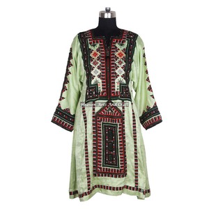 Vestido Afgano Vintage Banjara con Bordado a Mano, Estilo Bohemio, Hecho a Mano - Product Image 5