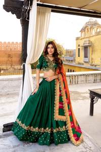 Conjunto de Lehenga Choli Impresionante, Inspirado en Celebridades, Ideal para Fiestas, Hecho a Mano con el Mejor Color, Trabajo Precioso, Ligero, de Seda Georgette - Product Image 2