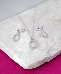 2-Pc. Collier pendentif ovale serti de diamants et boucles d'oreilles pendantes assorties (1/6 ct. T. w.) en argent sterling, en exclusivité chez | Macy's - Product Image 3