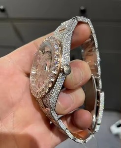 Montre de luxe en acier inoxydable sertie de diamants, 36 mm, cadran rond, affichage de la date, chiffres romains, cristal saphir, mouvement à quartz - Product Image 4