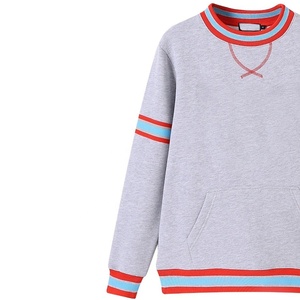 Sweat-shirt gris à col rond pour femmes de l'université, avec poches à rayures rouges et bleues, vêtements décontractés en tricot pour l'automne - Product Image 4