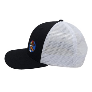 หมวกแก๊ปทรง Trucker 6 แผง ปักโลโก้ สีดำ/ขาว ปีกโค้งเล็กน้อย ปรับขนาดได้ด้วย Snapback - Product Image 4