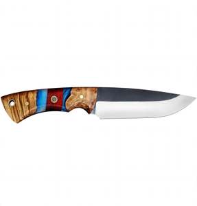 Couteau utilitaire d'extérieur en acier carbone fait main avec manche en bois de burl et résine bleue - Product Image 1