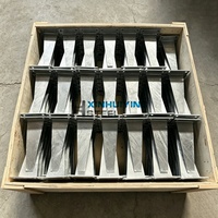 Support de poteau en acier Q235/Q355 galvanisé à chaud, résistant à la corrosion, robuste, type aileron de requin, prix usine, surface finie