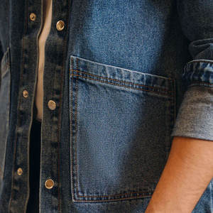 En gros Veste trucker en jean bleu marine pour homme, style vintage délavé, 100% Coton, surchemise décontractée en coton - Product Image 4