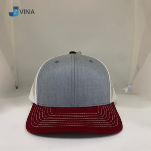 Gorra Trucker de Malla de 6 Paneles Color Borgoña y Blanco con Logotipo Personalizado, de Alta Calidad, Ajustable, Unisex, Hecha en Vietnam - Product Image 2