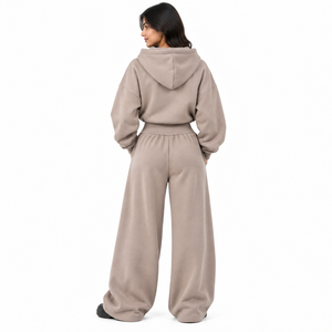 Ensemble de survêtement femme taupe, sweat à capuche court oversize et pantalon large taille en V, ensemble de détente, fournisseur de vêtements en gros OEM à marque privée personnalisée - Product Image 2