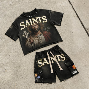 Ensemble de t-shirt sans manches à imprimé graphique et short en jean pour homme, finition vintage délavée, détail clouté, chaîne décorative, streetwear, ensemble deux pièces - Product Image 2