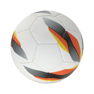 Ballon de football blanc avec motif orange, jaune et noir, impression sérigraphique, style populaire pour l'entraînement, les matchs, utilisation en intérieur et en extérieur - Product Image 3