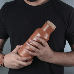 Stupa Flak - Pichet en terre cuite fait main, minimaliste et élégant, pour la maison, le bureau, la salle à manger et la table - 500-600 ml - Product Image 3