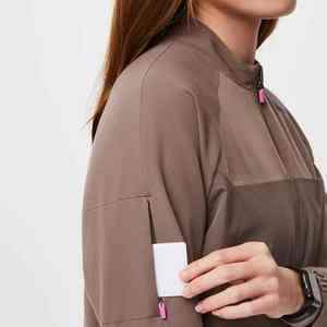 Uniformes Médicos Transpirables de Alta Calidad, Uniformes de Enfermería Duraderos de Poliéster para Hospitales con Logotipo Personalizado - Product Image 3