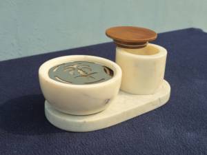 Quemador de Incienso de Mármol Curio Craft con Tapa Metálica Dorada en Forma de Palma, para Incienso de Sándalo, Incienso Indio, Bakhoor Árabe, Aromaterapia - Product Image 3