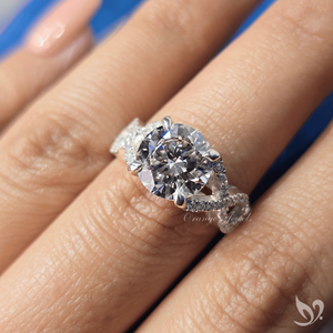 Anillo de Compromiso con Diamante Cultivado en Laboratorio de 3CT, Corte Redondo, Certificado IGI, Banda Trenzada con Pavé en Oro Blanco de 10K - Product Image 4