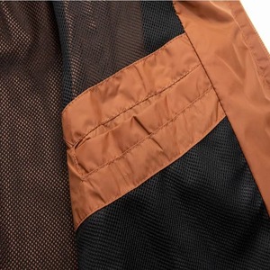 เสื้อแจ็คเก็ตกันลมแบบมีฮู้ดสีน้ำตาลคาราเมลสำหรับผู้ชาย กันน้ำ มีซิปเต็มตัว กระเป๋าซิปที่อก มีเชือกผูกฮู้ด สวมใส่สบายๆ สำหรับกิจกรรมกลางแจ้ง ทรงปกติ - Product Image 2