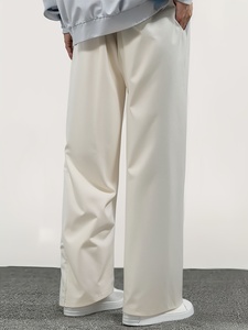 Pantalon de survêtement blanc ample pour homme personnalisé avec accents latéraux et passepoil blanc - Coupe décontractée, style sportif et décontracté - Product Image 5