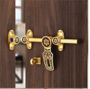 Manijas de palanca de bronce antiguo con motivos clásicos y escuteces para cerraduras a juego. Disponible a precios de mayorista. - Product Image 3