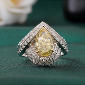 Bague fantaisie en or blanc 14 carats avec diamant de laboratoire jaune taille poire, sertie à griffes, clarté VVS1, bijou coloré de prestige - Product Image 1