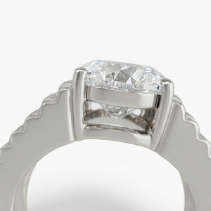 Bague en diamant de laboratoire de 5 carats, taille ronde |   Bague de fiançailles solitaire en or blanc 18 carats certifiée IGI - Product Image 4
